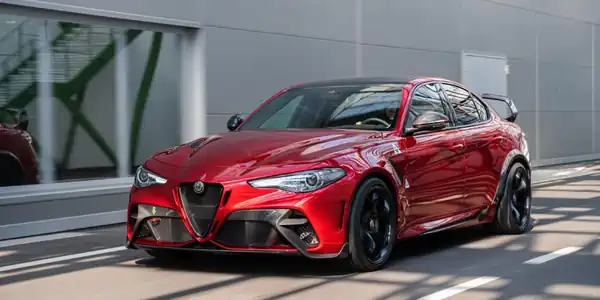 Descargar Manual de Propietario Alfa Romeo Giulia 2021 en Español PDF Gratis