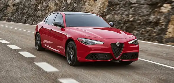 Descargar Manual de Propietario Alfa Romeo Giulia 2023 en Español PDF Gratis