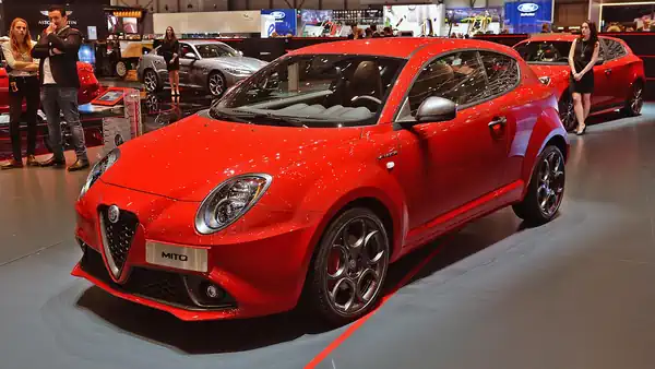 Descargar Manual de Propietario Alfa Romeo Mito 2017 en Español PDF Gratis