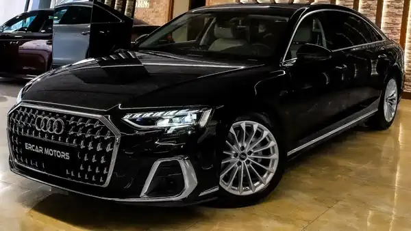Descargar Manual de Propietario Audi A8 2023 en Español PDF Gratis