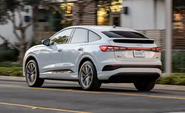 Descargar Manual de Propietario Audi Q4 Sportback E-Tron 2024