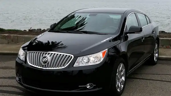 Descargar Manual de Propietario Buick Lacrosse 2010 en Español PDF Gratis