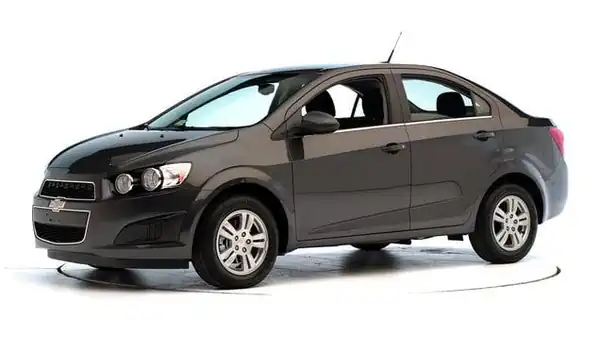 Descargar Manual de Propietario Chevrolet Sonic 2013 en Español PDF Gratis