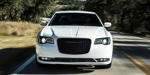 Descargar Manual de Propietario Chrysler 300 2022