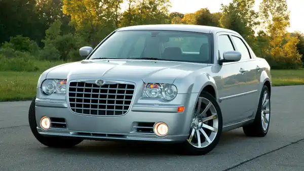 Descargar Manual de Propietario Chrysler 300 Srt 2010
