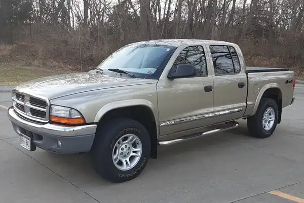 Descargar Manual de Propietario Dodge Dakota 2004