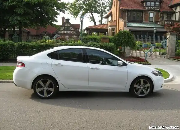 Descargar Manual de Propietario Dodge Dart 2014
