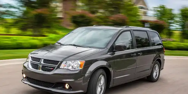 Descargar Manual de Propietario Dodge Grand Caravan 2016 en Español PDF Gratis