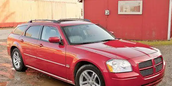 Descargar Manual de Propietario Dodge Magnum 2005