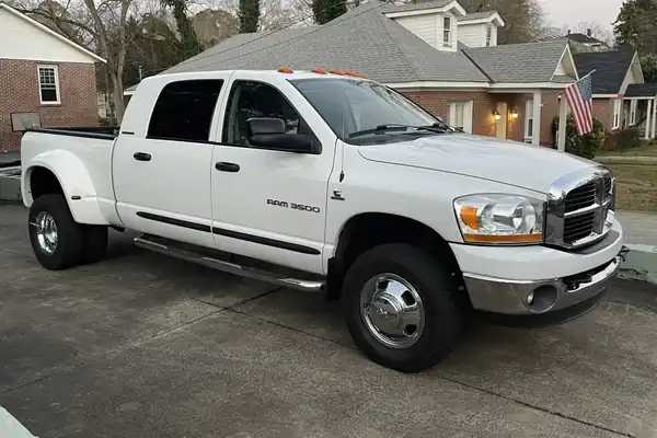 Descargar Manual de Propietario Dodge RAM 3500 Diesel 2006