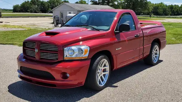 Descargar Manual de Propietario Dodge RAM SRT10 2006