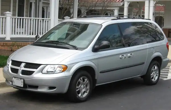 Descargar Manual de Propietario Dodge Voyager Caravan 2004
