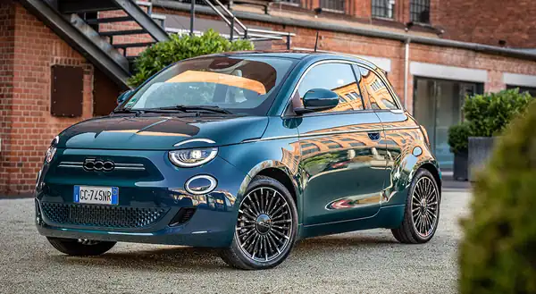 Descargar Manual de Propietario FIAT 500 2023