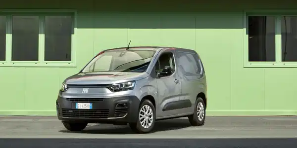 Descargar Manual de Propietario FIAT Doblo 2022
