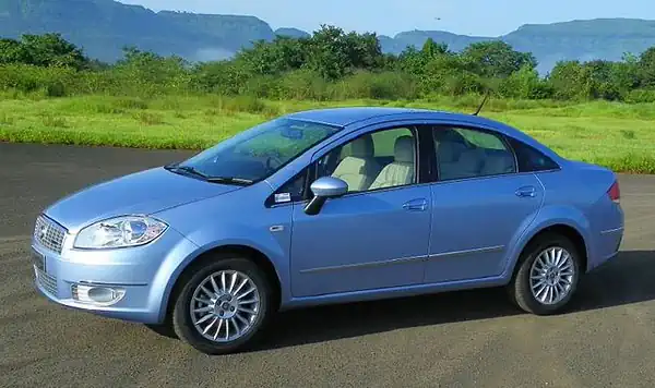 Descargar Manual de Propietario FIAT Linea 2009 en Español PDF Gratis