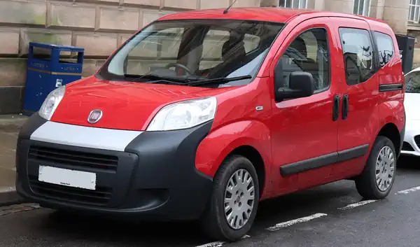 Descargar Manual de Propietario FIAT Qubo 2010 en Español PDF Gratis