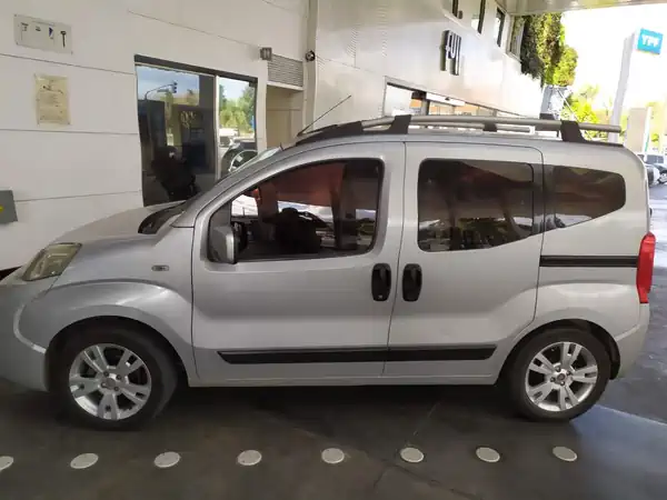 Descargar Manual de Propietario FIAT Qubo 2012 en Español PDF Gratis