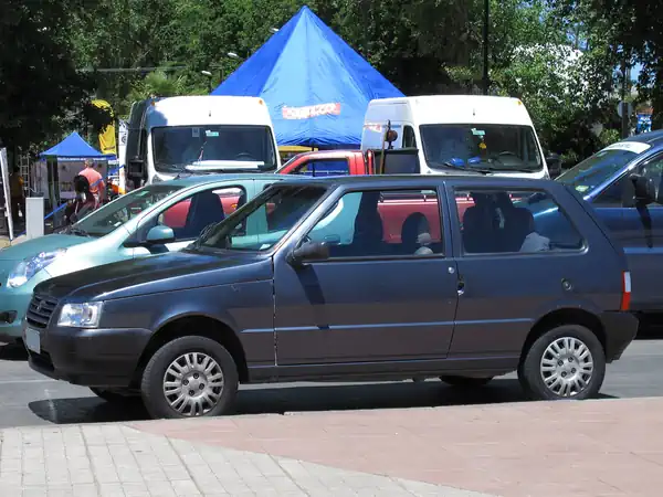 Descargar Manual de Propietario FIAT Uno 2006 en Español PDF Gratis