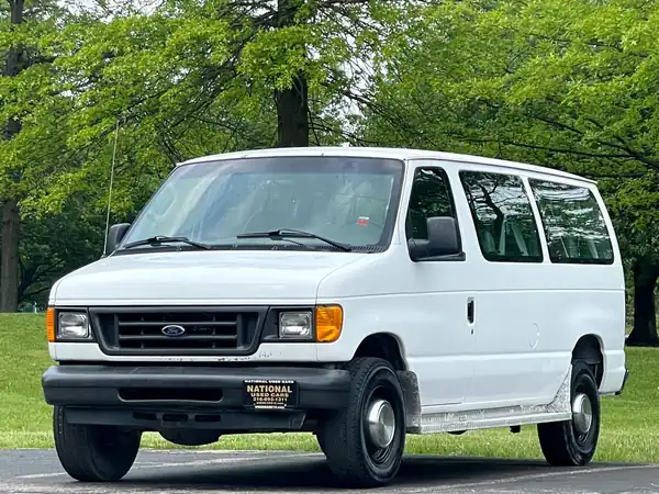 Descargar Manual de Propietario Ford Econoline 2005 en Español PDF Gratis