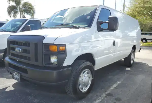 Descargar Manual de Propietario Ford Econoline 2014 en Español PDF Gratis