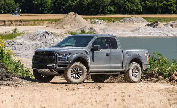 Descargar Manual de Propietario Ford F-150 Raptor 2018 en Español PDF Gratis