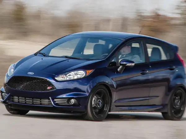 Descargar Manual de Propietario Ford Fiesta ST 2016 en Español PDF Gratis