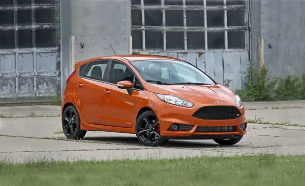 Descargar Manual de Propietario Ford Fiesta ST 2019 en Español PDF Gratis