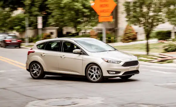 Descargar Manual de Propietario Ford Focus 2018 en Español PDF Gratis