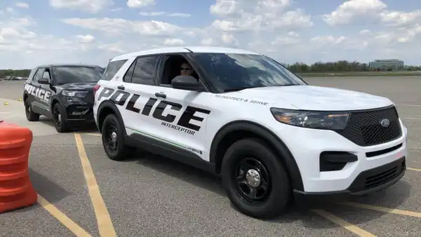 Descargar Manual de Propietario Ford Police Interceptor 2019 en Español PDF Gratis