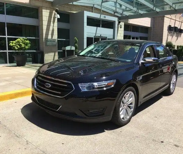 Descargar Manual de Propietario Ford Taurus 2016 en Español PDF Gratis