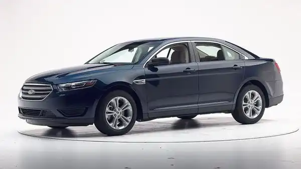 Descargar Manual de Propietario Ford Taurus 2017 en Español PDF Gratis