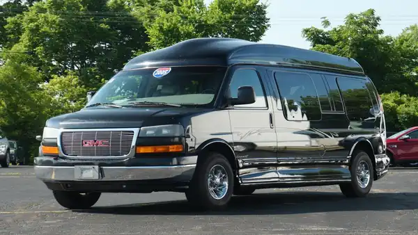 Descargar Manual de Propietario GMC Savana 2005