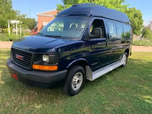 Descargar Manual de Propietario GMC Savana Passenger 2003