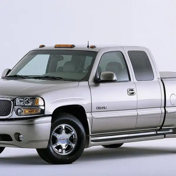 Descargar Manual de Propietario GMC Sierra Denal 2004