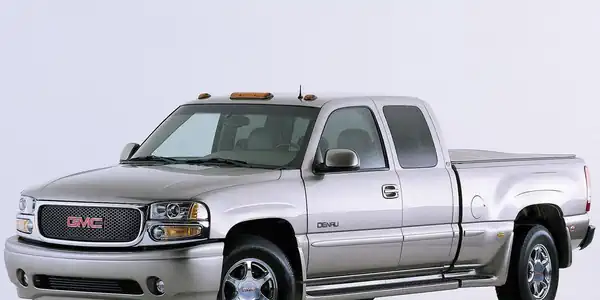 Descargar Manual de Propietario GMC Sierra Denali 2002
