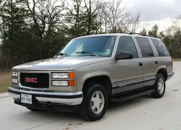 Descargar Manual de Propietario GMC Yukon 1999