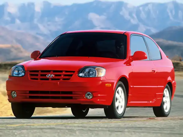 Descargar Manual de Propietario HYUNDAI Accent 2005 en Español PDF Gratis
