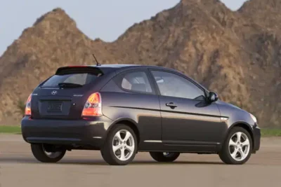Descargar Manual de Propietario HYUNDAI Accent 2007 en Español PDF Gratis