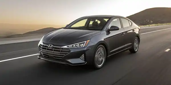Descargar Manual de Propietario HYUNDAI Elantra 2020