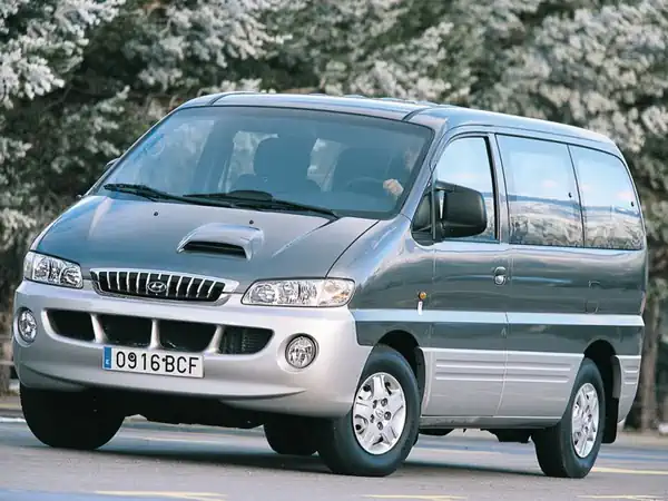 Descargar Manual de Propietario HYUNDAI H1 2004 en Español PDF Gratis