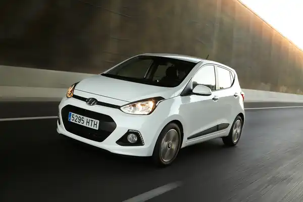 Descargar Manual de Propietario HYUNDAI I10 2014 en Español PDF Gratis
