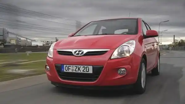 Descargar Manual de Propietario HYUNDAI I20 2008 en Español PDF Gratis