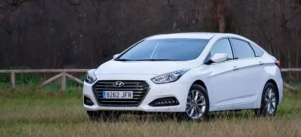Descargar Manual de Propietario HYUNDAI I40 2016