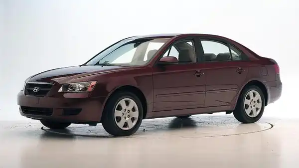 Descargar Manual de Propietario HYUNDAI Sonata 2008 en Español PDF Gratis