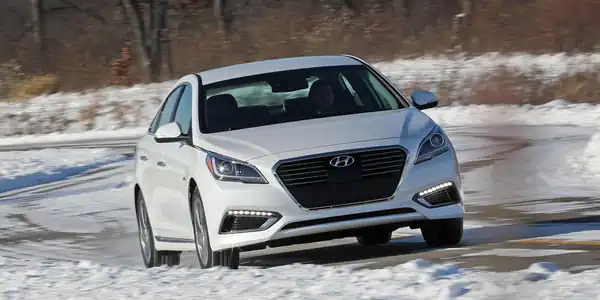 Descargar Manual de Propietario HYUNDAI Sonata PHEV 2017
