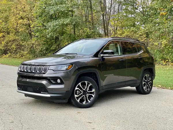Descargar Manual de Propietario Jeep Compass 2022