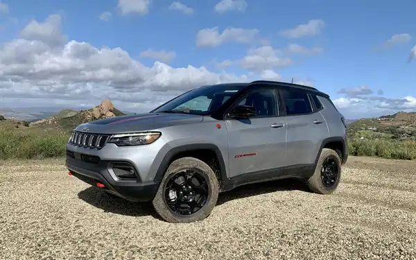 Descargar Manual de Propietario Jeep Compass 2023 en Español PDF Gratis