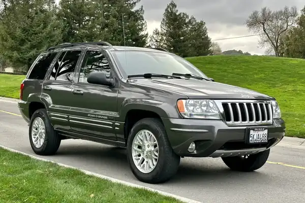 Descargar Manual de Propietario Jeep Grand Cherokee 2004