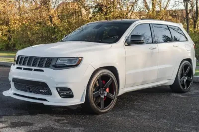 Descargar Manual de Propietario Jeep Grand Cherokee SRT 2015