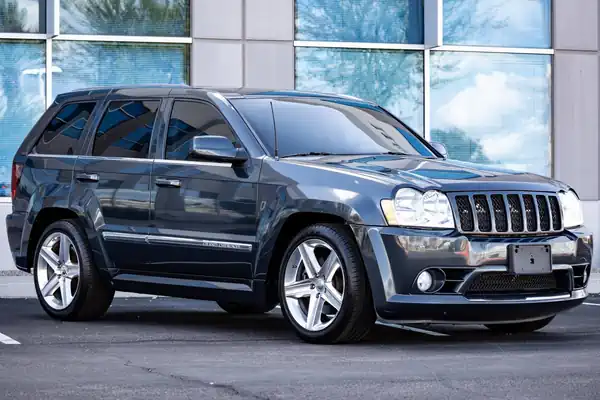 Descargar Manual de Propietario Jeep Grand Cherokee SRT8 2007